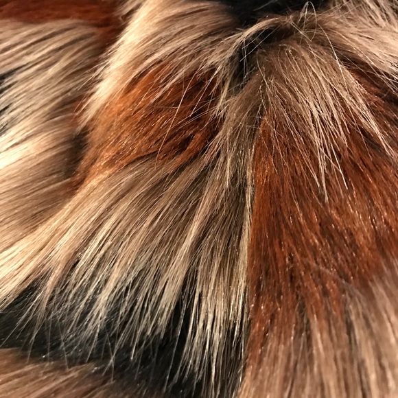 Forever 21 |  Faux Fur Cropped Chevron Jacket retro 70s inspiration - Picture 9 of 12